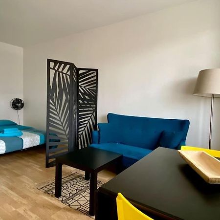 Beau Studio Cosy Et Calme - Face A La Gare De Rosny-Sous-Bois - 20Mn De Paris Et Disneyland Exterior foto